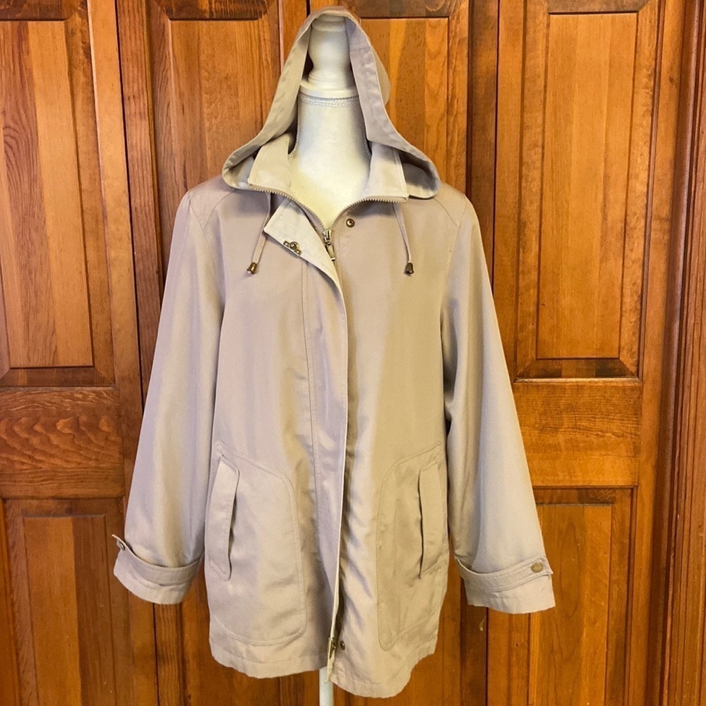 Outbrook Beige/Oyster Rain Coat Spring Lightweight Hooded Jacket Preowned Sz M